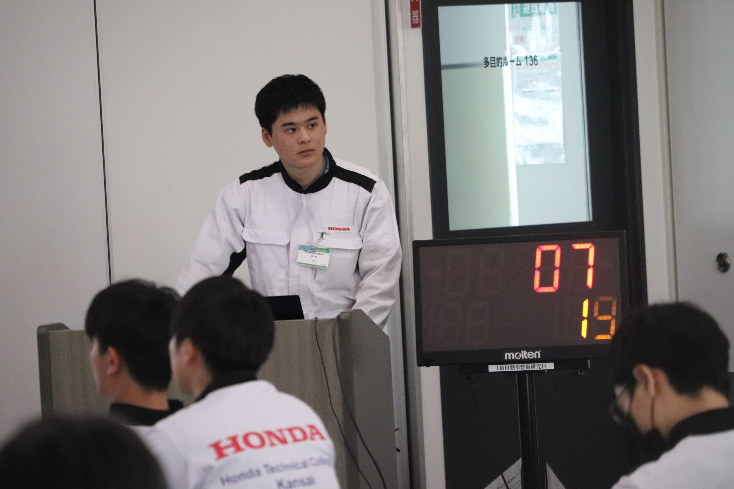 【報告会】前期インターンシップ報告会＠一級自動車整備士コース4年生