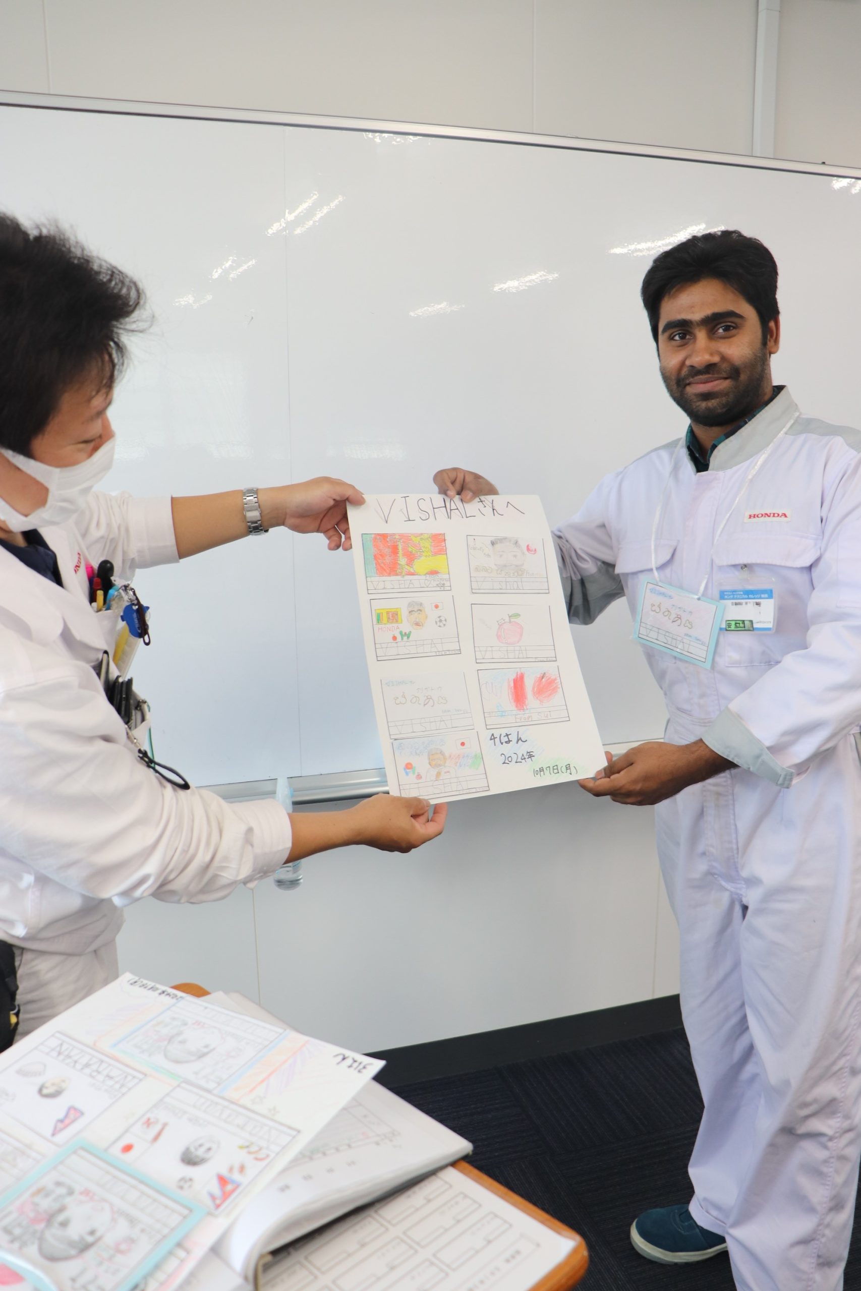 【贈呈！】第七小学校5年生から素敵な「似顔絵名札」をいただきました(^^)/