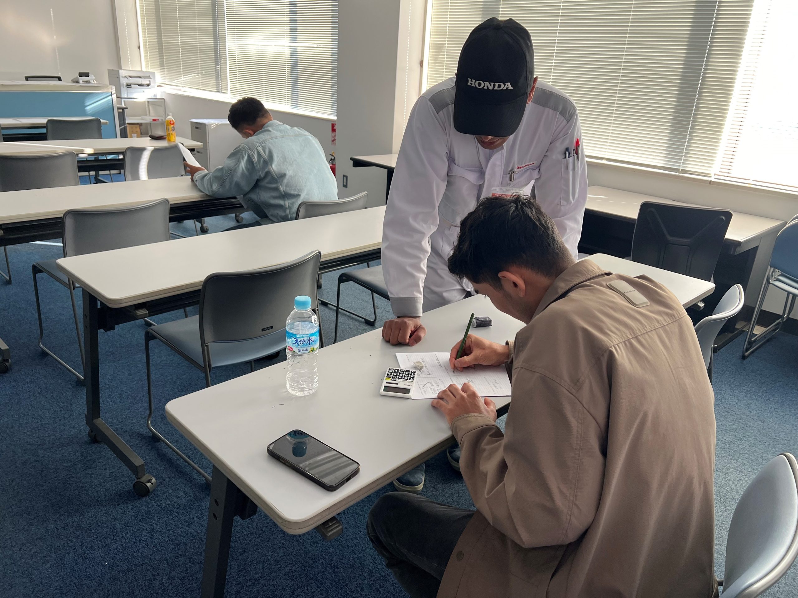 【入学前教育】留学生への数学勉強会実施（2025年4月入学生）