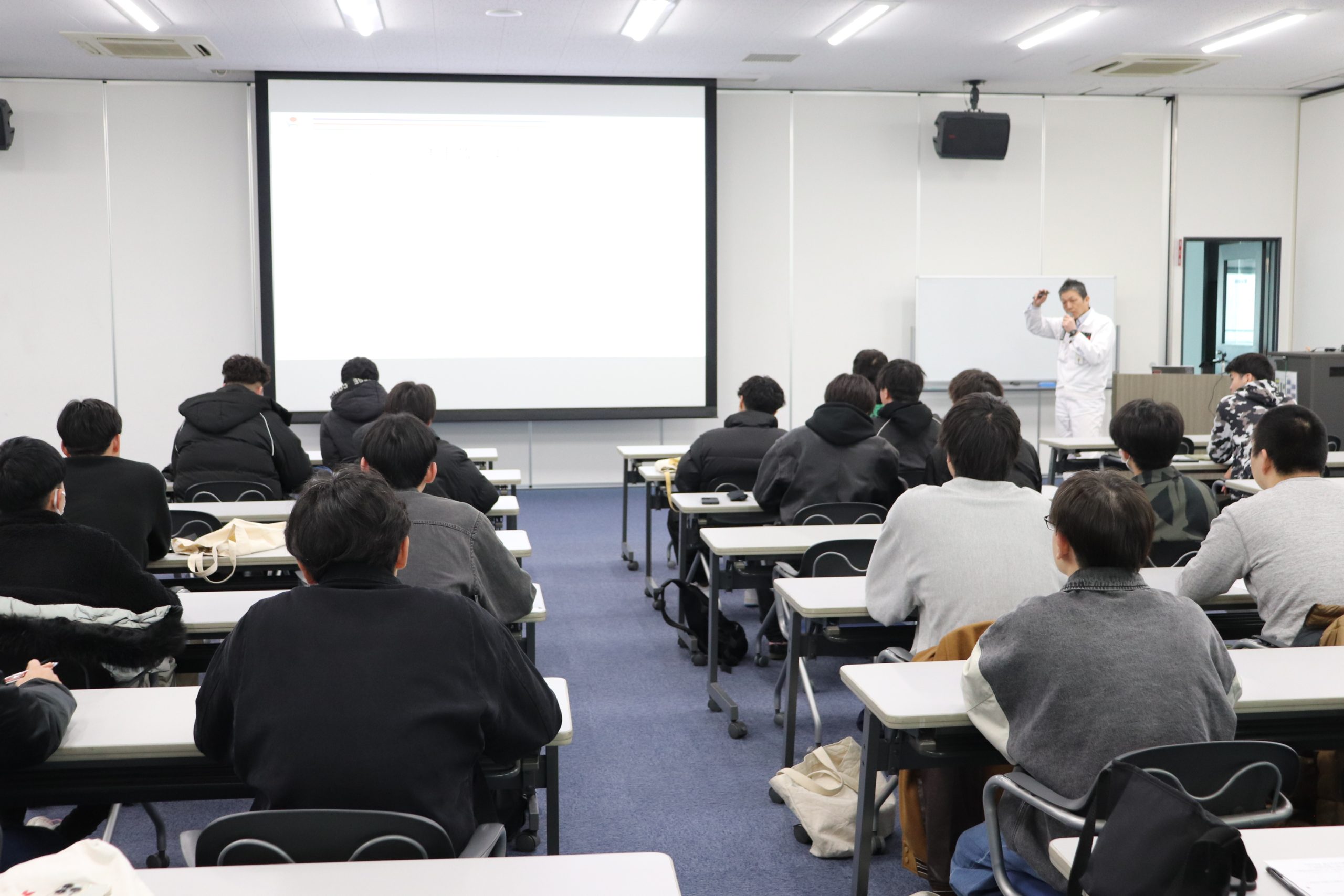 【新入生対象】交通安全運転講習会を4月2日に実施